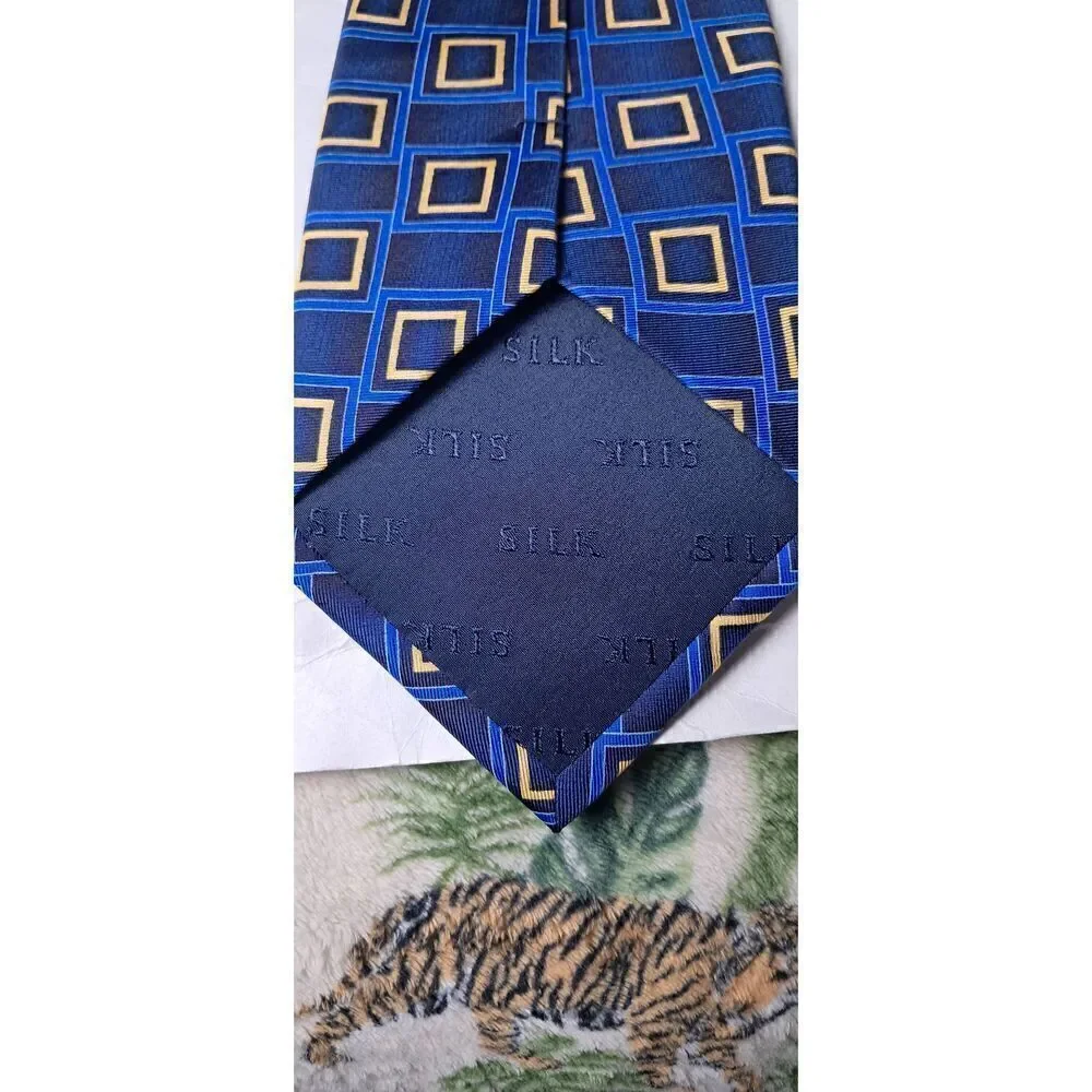 Firenze NWT Pure SILK Geometric Tie  L=56'  W=4'